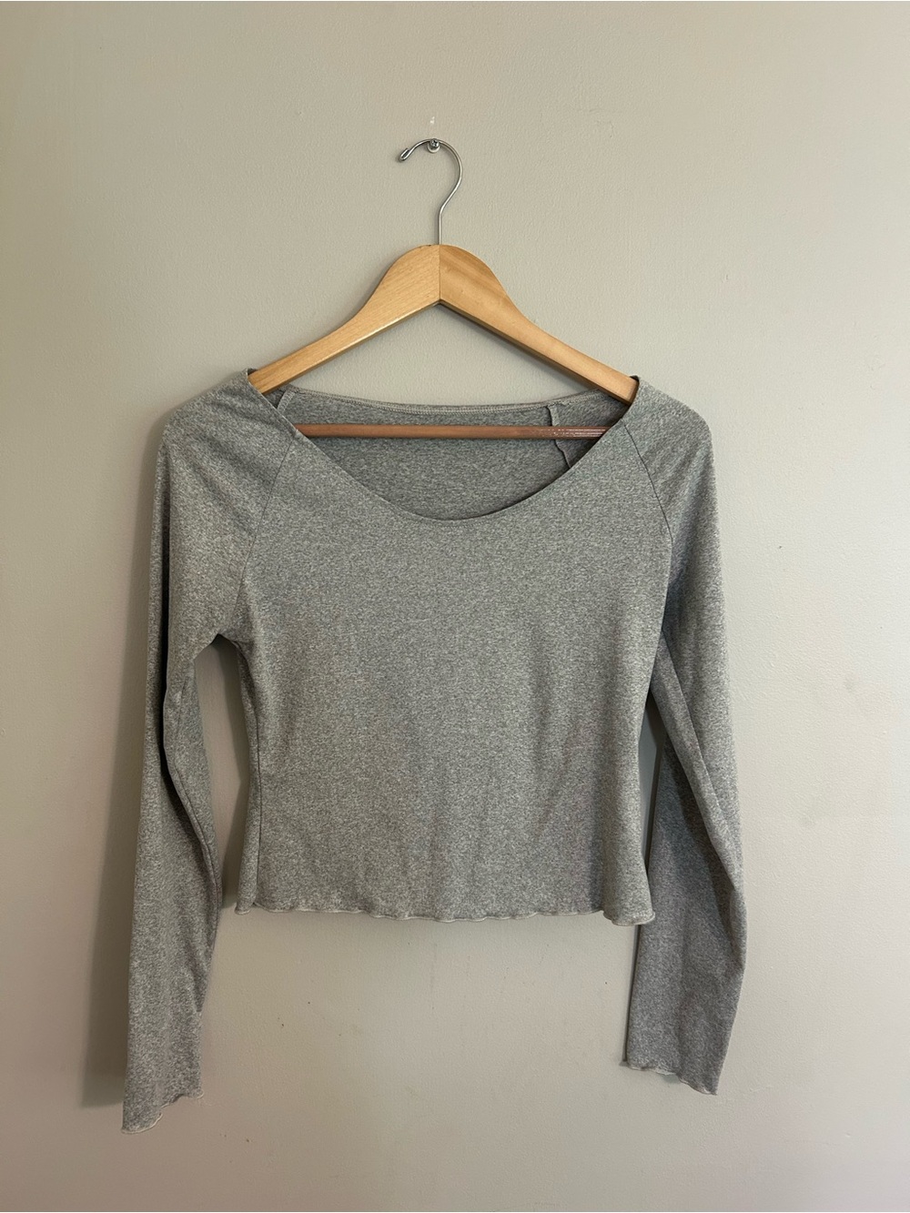 Women’s Light Grey Long Sleeve Scoop Neck Tee